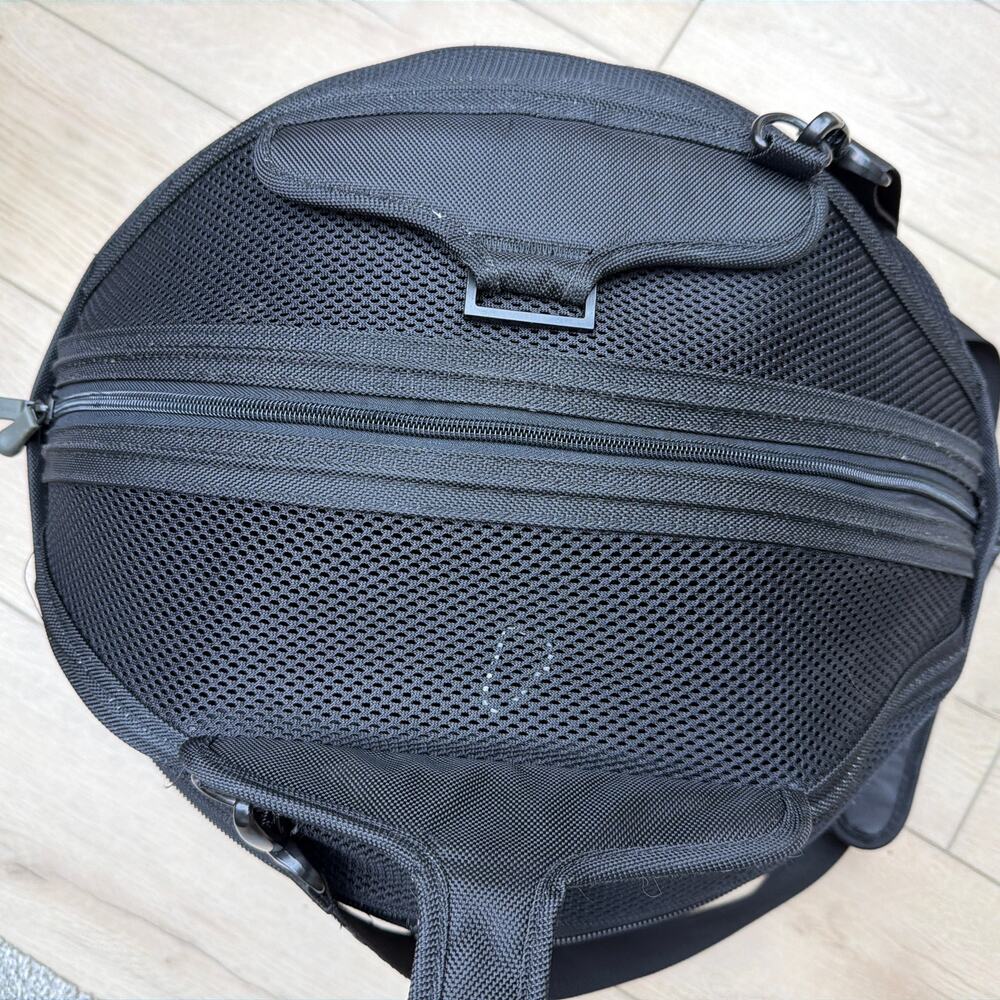 Sleepypod Mobile Pet Bed Round Pet Carrier with Shoulder Strap Black - Picture 9 of 12